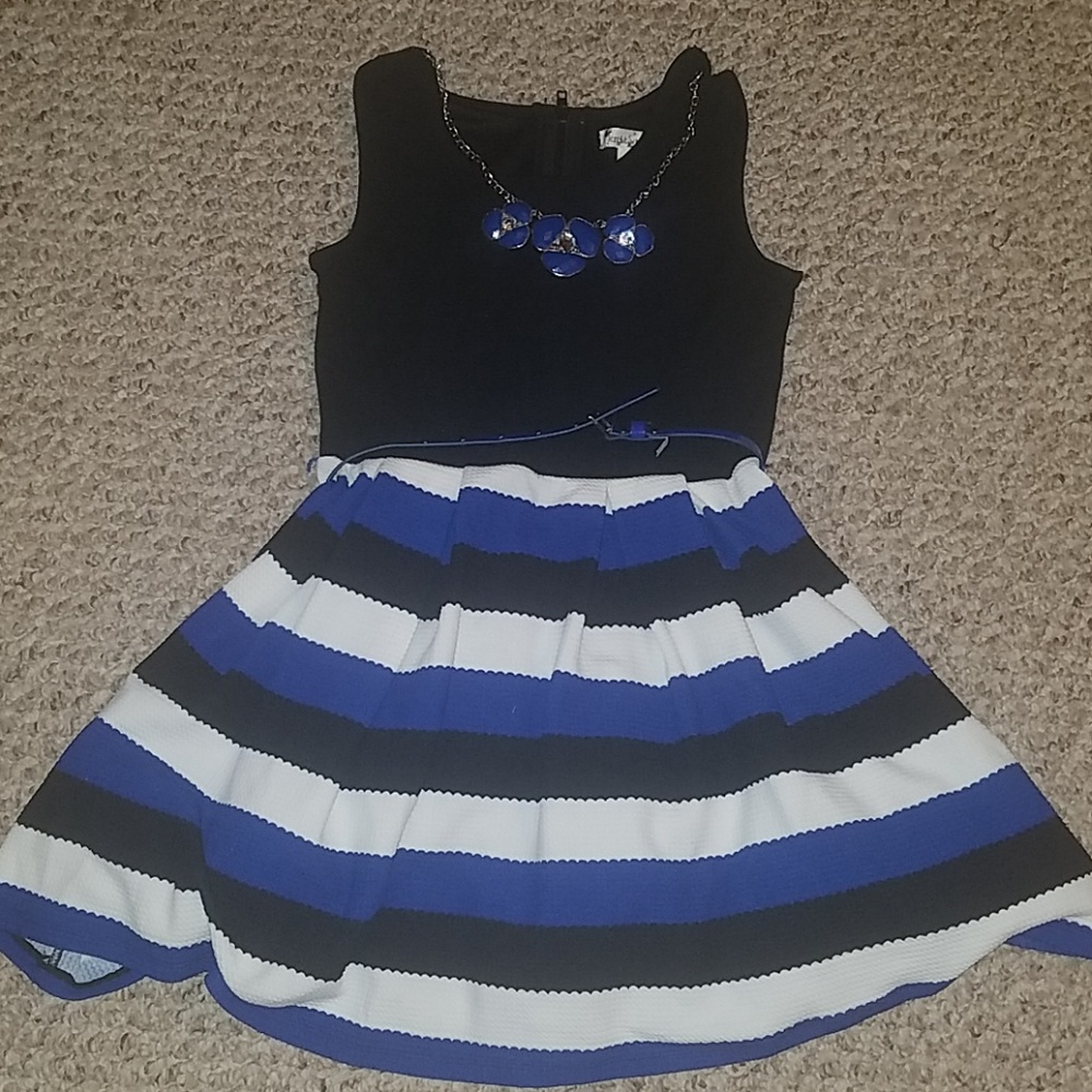 Gorgeous black, blue and white dress - Picture 1 of 2